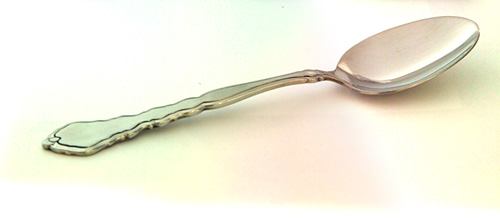 A simple spoon can do so much for puffy eyes!