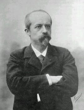 Louis Lépine who, as the Prefect of Police (Préfet de Police), was ultimately responsible for the permission being granted, issued a statement making it clear that while the police routinely gave permission for experiments to be performed from the E