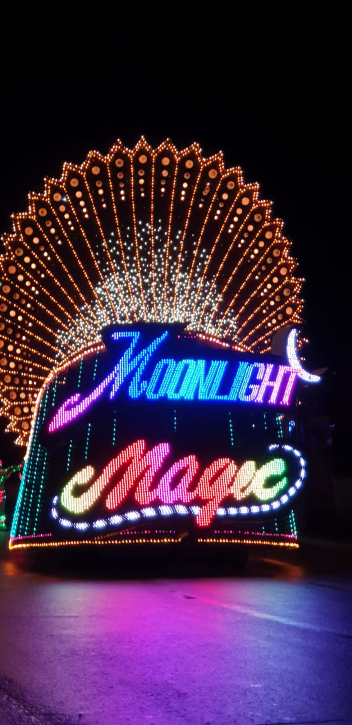 Moonlight Parade - check their website for latest show timings in winter https://www.everland.com/web/multi/english/everland/everland_guide/schedule/show.html
