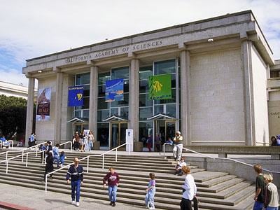 main entrance of California Academy of Sciences