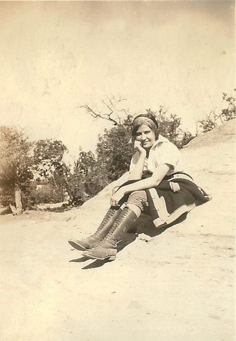 I've yet to figure out the identity of this attractive young woman. Is it Clara Lenz?