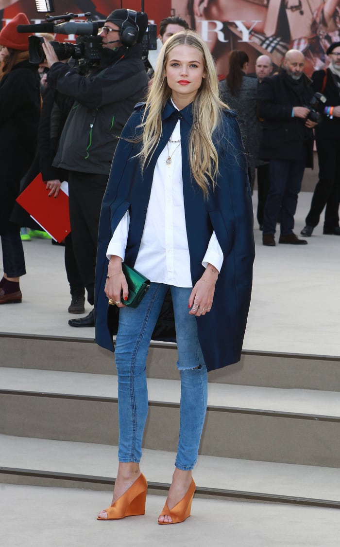 Now this is the one I think looks so good, for casual dress almost anyone would love to be seen in this trendy take.