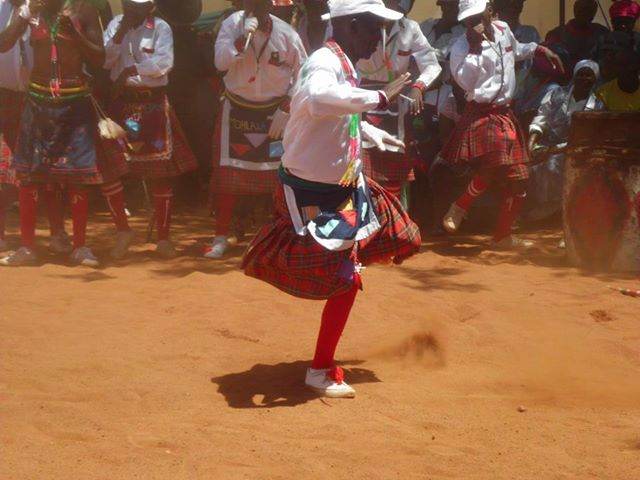 A moped man clad in traditional regalia performing a Traditional dance, and clad in Pedi men's traditional war. The present-day Pedi area, Sekhukhuneland, is situated between the Olifants River (Lepelle) and its tributary the Steelpoort River (Tubats