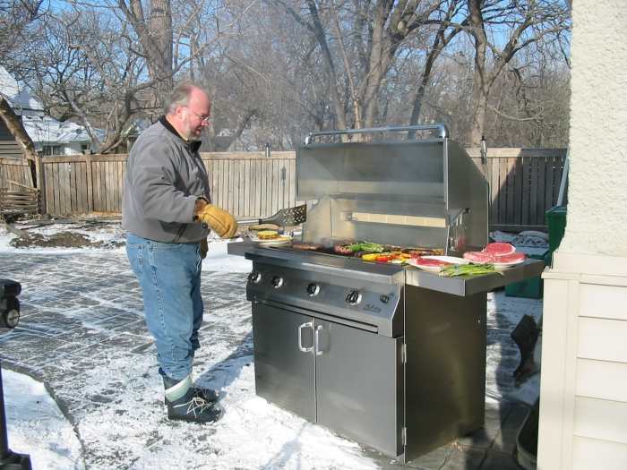 In Florida, we use infrared grills on boats because they cook great even in severe winds. This publicity shot from Solaire is from a demonstration of infrared cooking in snow.