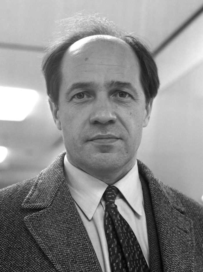 Photograph of Boulez in 1968.