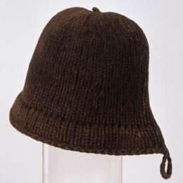 This is the woolen Welsh hat that the Plimouth settlers wore after the first months on American soil. No black "pilgrim" hats.