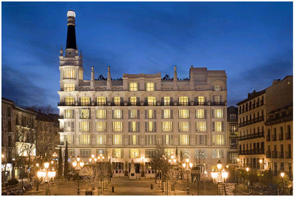 Will you allow me to flash the fact that it's in the list of the 20 best rooftops in the world, according to Vanitatis?