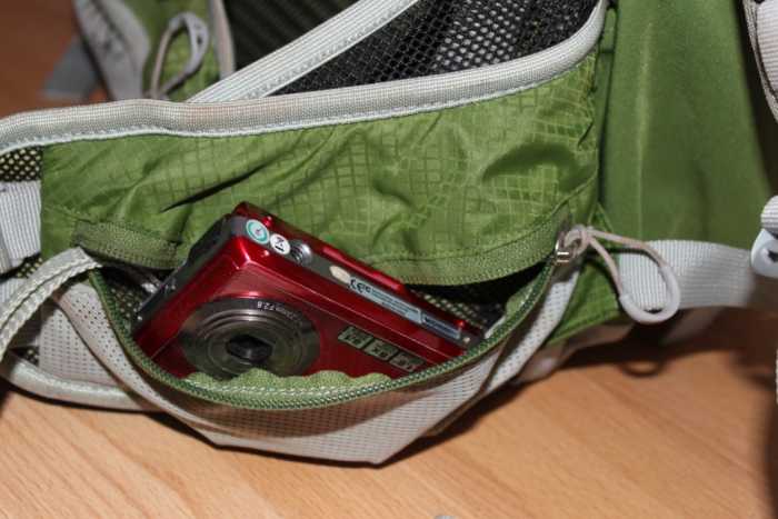 The pockets on the wait belt are great for point and shoot cameras when on th move. A bit too big for the DSLR though!