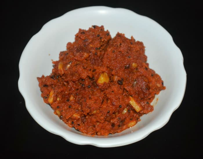 Multi-purpose garlic chutney is ready to serve! Serve it as a side dish with masala dosa, paratha, vada-pav, ghee-rice, fried rice, etc. This mouthwatering spicy chutney pairs well with all types of meals. Enjoy!