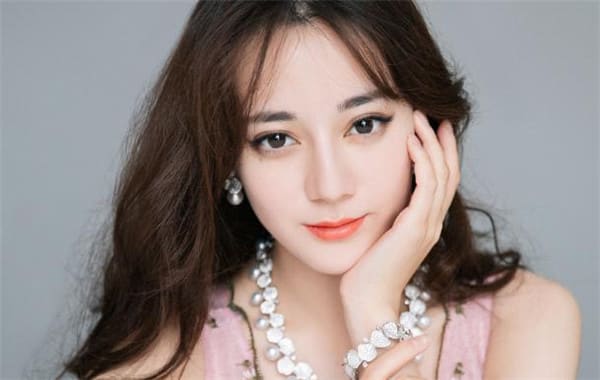 Top 10 Most Beautiful and Richest Chinese Actresses - HubPages