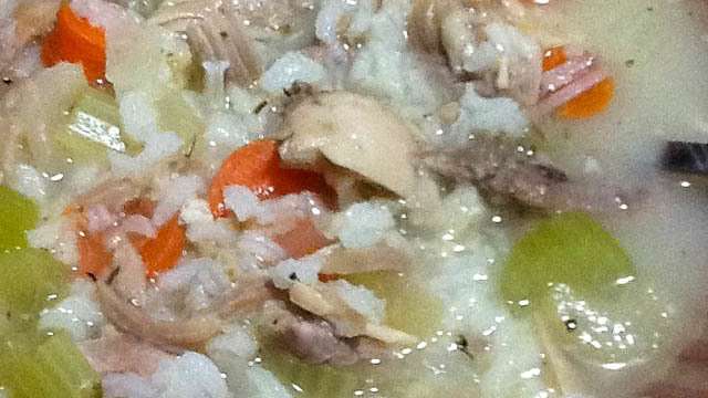 Thanksgiving Leftovers? Try This Perfect Turkey Pot Pie - Delishably ...