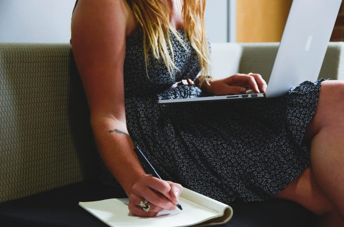 Experience usually helps, but you don't need to be an experienced copywriter to benefit from this course.