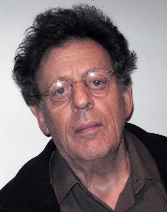 Photograph of Philip Glass in 2007.