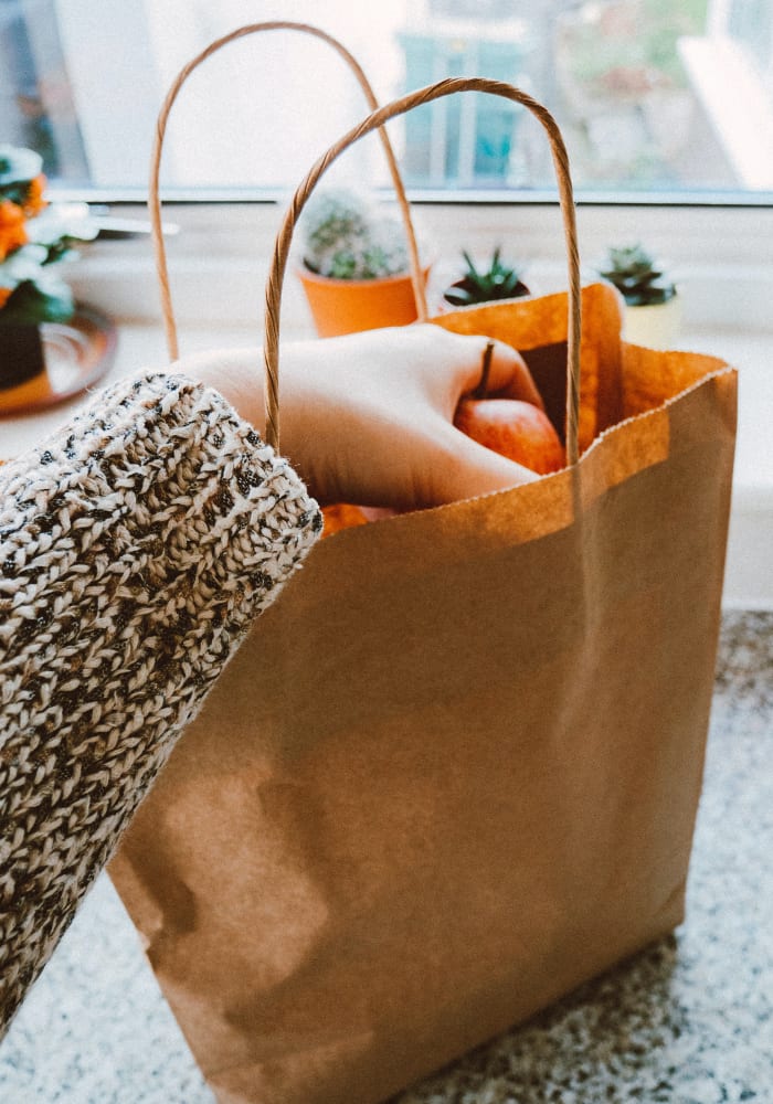 Ordering healthy foods is easy if you are not tempted by displayed junk food. Special thanks to Lisa Fotios for use of your lovely photo from Pexels.