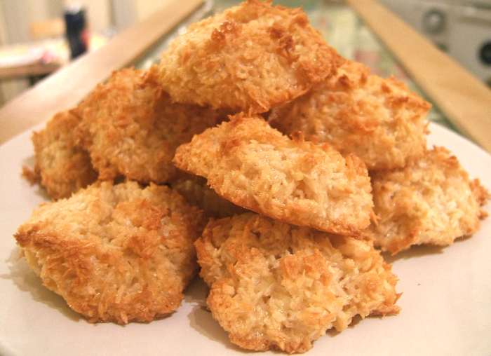 http://commons.wikimedia.org/wiki/File:Coconutmacaroons.jpg under Creative Commons Attribution 2.0 License