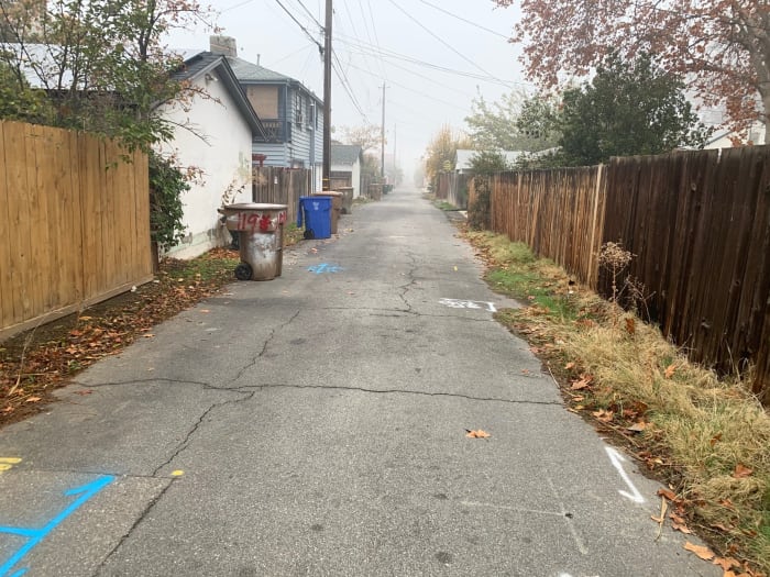 On a typical day, this is what an alleyway should look like. Mostly clean and no activitiy.