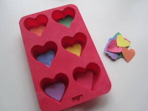 http://www.notimeforflashcards.com/2012/02/paper-hearts-crafts-activities.html - no longer active
