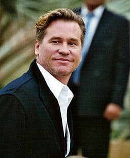 Val Kilmer is the lovable rogue, Simon Templar, in the 1997 version of The Saint