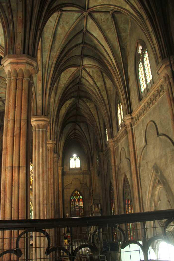 I you look closely, these feature pointed arches which are noticeable in Gothic buildings (Photo by the author)