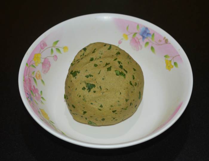 Mix well. While adding water little by little, make a smooth and firm dough. Cover and rest for 10 minutes.
