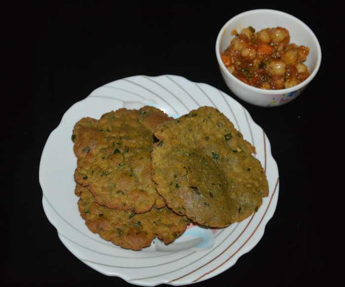 Cook the remaining discs. Serve hot with tomato sauce or a sweet and mildly spicy curry. Enjoy it for breakfast, lunch, or dinner.