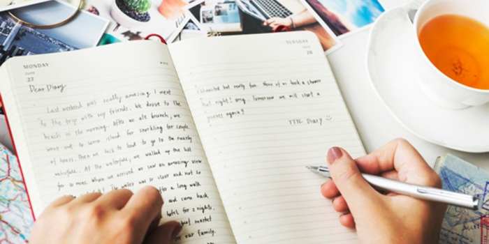 You don't have to write an impressive amount of prose when you start a dream journal. Just put one word down at a time.