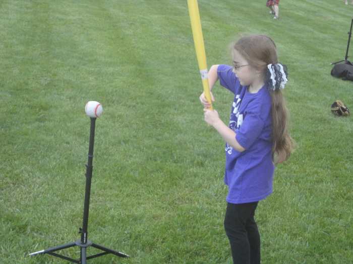 How to Teach Young Children to Properly Hold a Baseball Bat HowTheyPlay