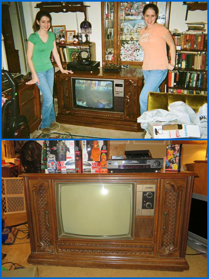 In the Collage are two photos, the one on the top is my original Quasar that we lost. The one on the bottom is the one we just got to replace the one we lost. It is an older design model.