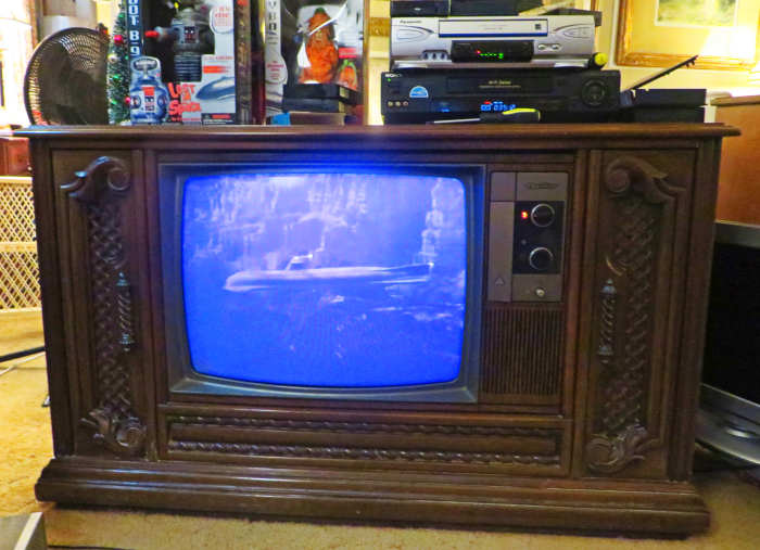 Quasar Color Console Television Model Wl9439sp, and Other Vintage Quasar Tvs HubPages