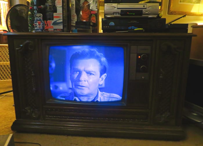 Staring on the Quasar Color Console Television Model WL9439SPAdmiral Nelson back Aboard the Seaview, but having Health Issues.