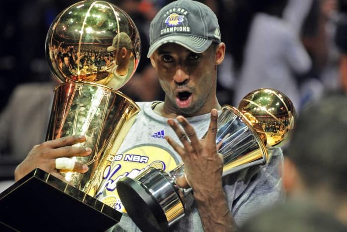 24 Achievements In The Career Of Kobe Bryant - HowTheyPlay