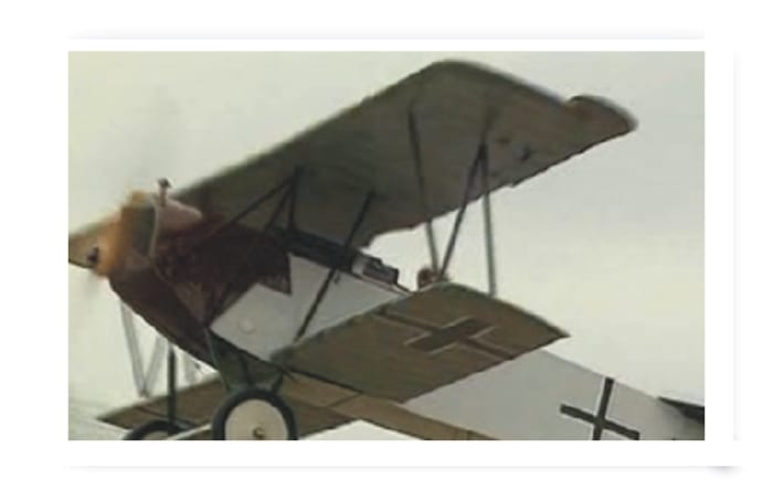 This design was arguably far superior to the earlier Fokker Triplane, especially when combined with an ace at the controls.