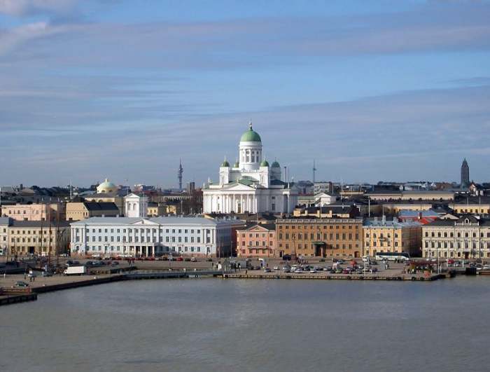 Helsinki Cathedral and the wider area. Photgraph by Mikko Paananen and modified by Majestic and Ilmari Karonen. Licensed under Creative Commons Attribution ShareAlike 2.5, Attribution ShareAlike 2.0 and Attribution ShareAlike 1.0.