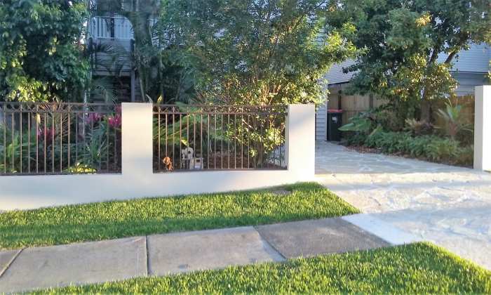 This is the front fence today. In order to understand the difference, you need to look at the photo that shows the red steel beams