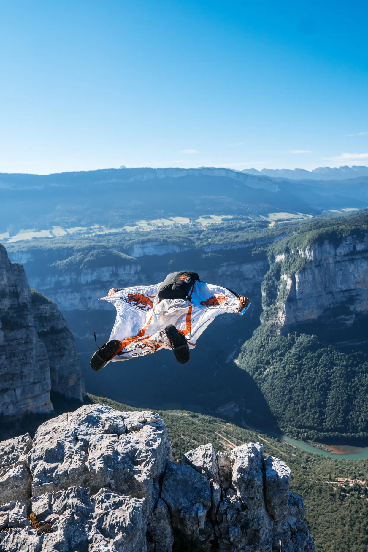 how-to-start-base-jumping.webp