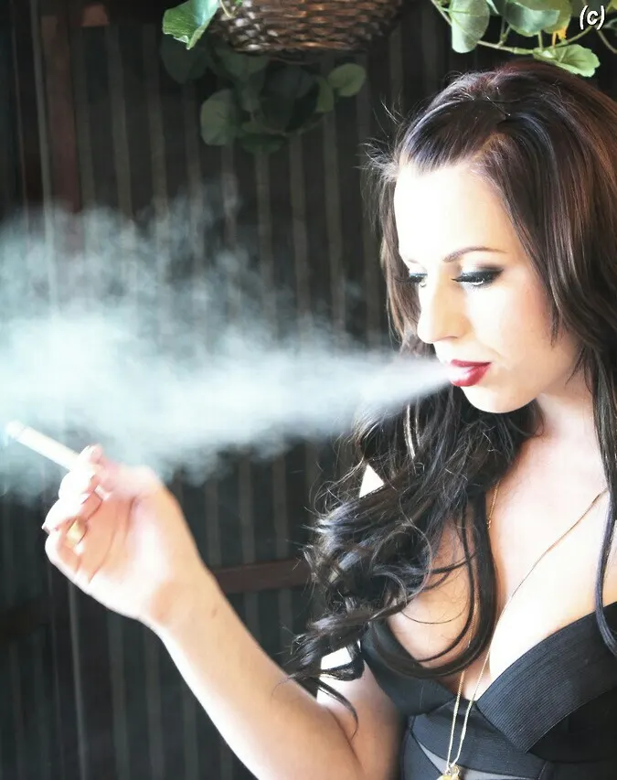 smoking-women.webp