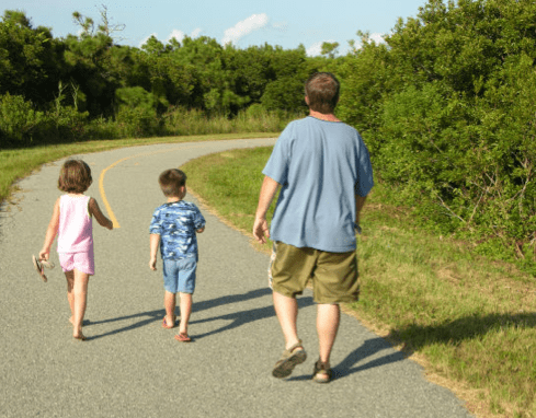 The children from a relationship are both a responsibility and a right that both parents need to work out for assuring their well-being.