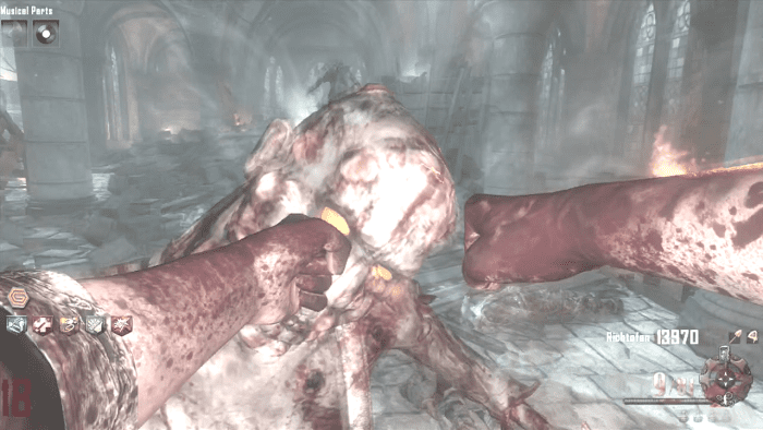 A Thunder Fist head-shot does more damage than a body shot. Most melee weapons have no difference.