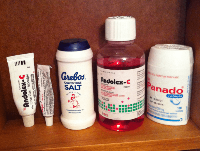 Antibacterial gels, salt (in water), mouth wash, and painkillers can all help to reduce pain and inflammation.