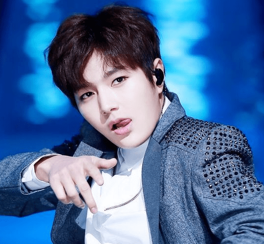 Top 15 Best Male Visuals of K-Pop Groups - Spinditty