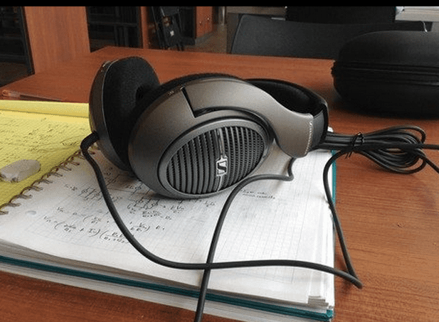 With an open stage sound in the $75 price range, the Sennheiser HD 518 headphones are a solid upgrade vs the HD668B from Superlux.