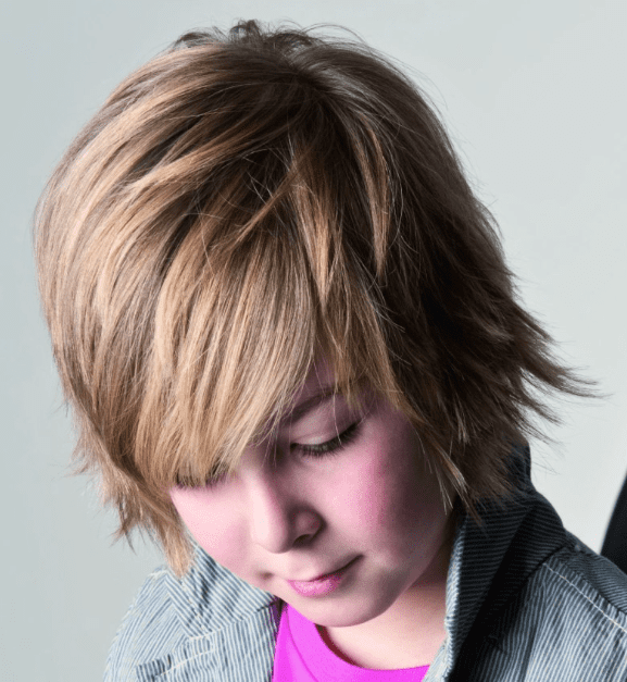 A longer layered haircut.