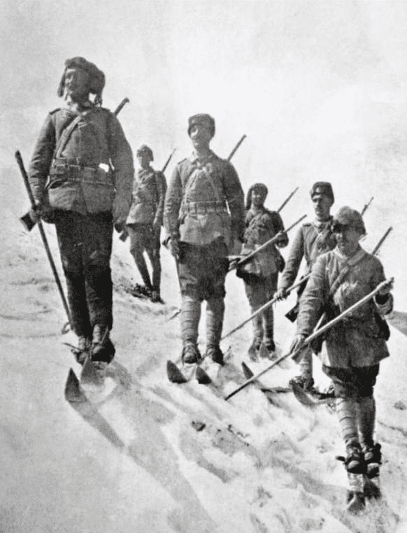 This photo shows Ottoman troops in the snow during their catastrophic failed offensive of the Battle of Sarikamis.