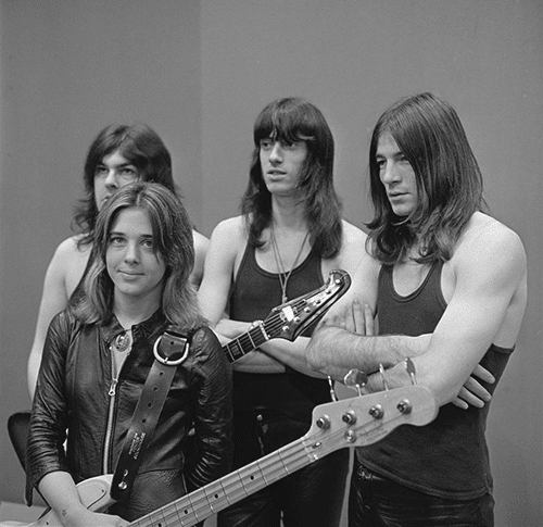 Suzi Quatro appearing with her backing band during a December 7th, 1973 appearance on the Dutch TV show TopPop.