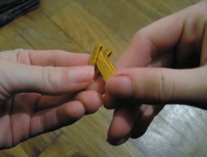 How to Make a Gum Wrapper Chain