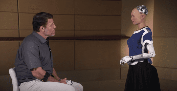 In 2019 Sophia traveled to Palm Beach, Florida, to meet with life and business strategist Tony Robbins during his Date With Destiny event.