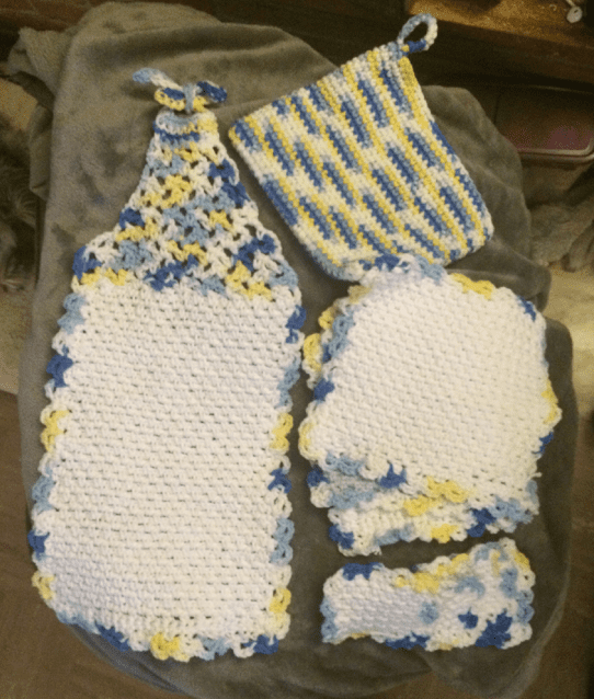 On my third day at home I started crocheting this gift set for a wedding gift. It was a huge relief to discover that I could crochet without causing any extra pain to my arm. I did okay it with the doc:)
