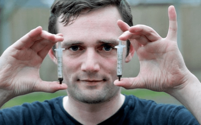 David Hibbitt from the United Kingdom was diagnosed with bowel cancer in 2012. Surgery and chemoradiation didn't help, he was told he was terminal. Hibbitt claims to be cured by using Cannabis oil. The posts of him went viral.
