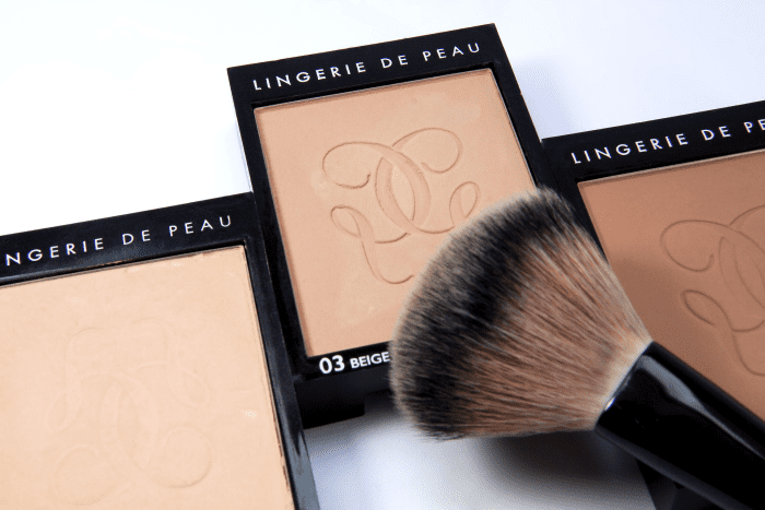 You can use a brush for either pressed or loose powder.