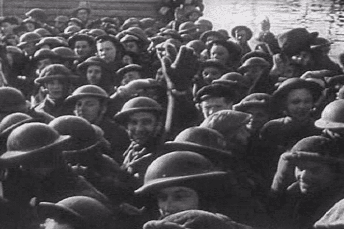 British troops rescued in a ship at Dunkirk (France, 1940).